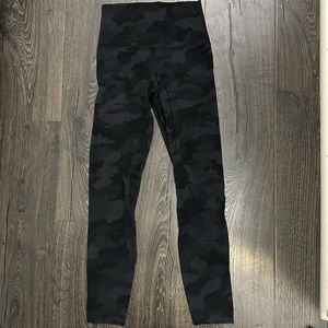 Lululemon Camo Align Leggings 28’